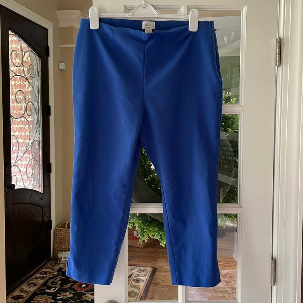 Side zip Chicos so slimming crops